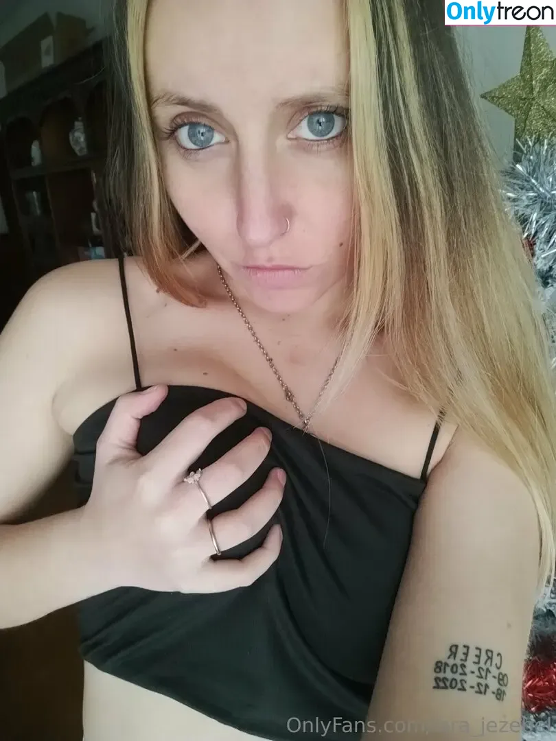 iara_jezebel nude photo #0018 (IaraJezebel)