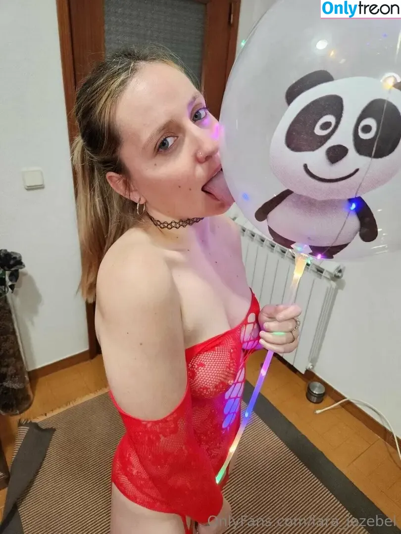 iara_jezebel nude photo #0025 (IaraJezebel)