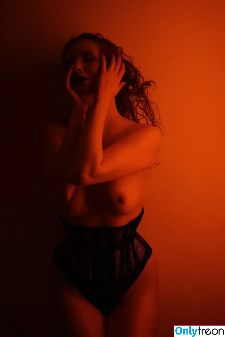 Icelandic Selkie nude photo #0136 (icelandicselkie / realmofhel.free)