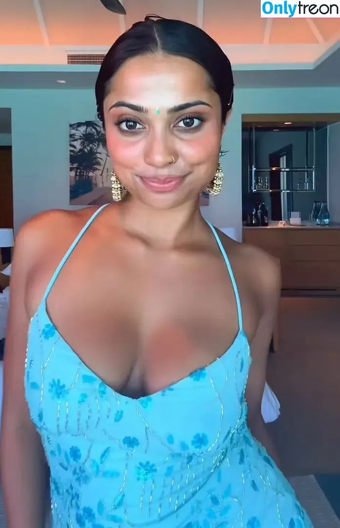 iconicakes nude photo #0043 (alycakes__ / sara deshmukh / saradeshmukhhh)