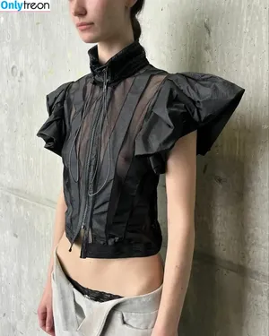 Ifer Rourke / demon_seamstress / iferrourke / metamorphised nude photo #0002