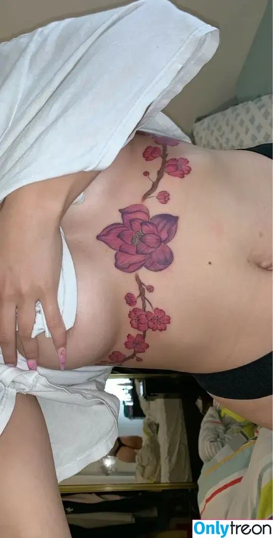 ihavenotiddies nude photo #0009 (katieqkn)