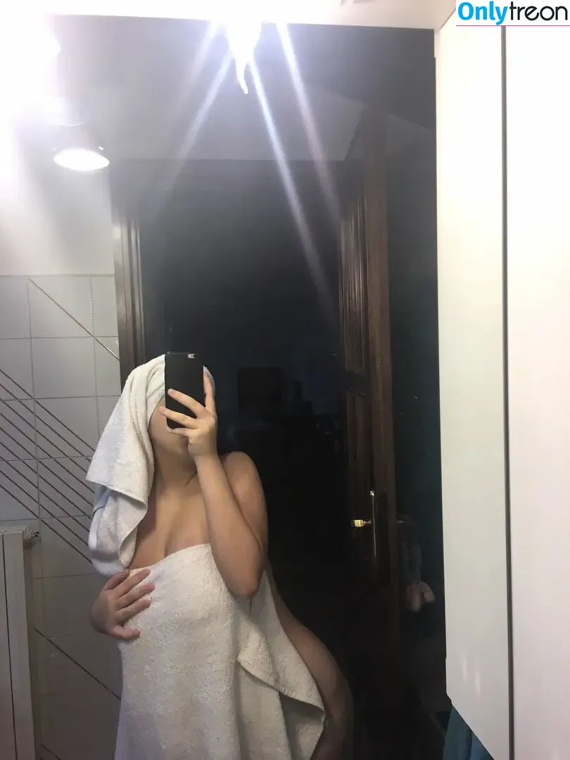 Iiamalis nude photo #0008 (Iiamalis)