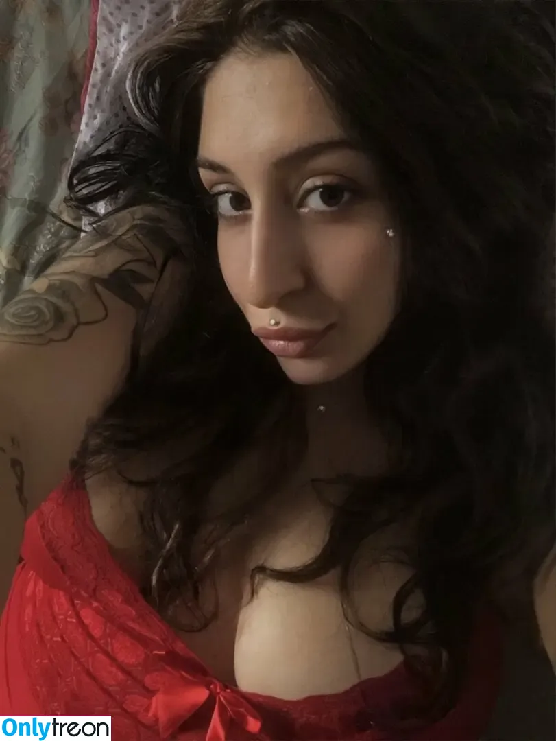 Iiamalis nude photo #0013 (Iiamalis)