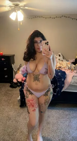 IiIjiggles / idali.guebara18 / jigglesssss / peachyidali nude photo #0026
