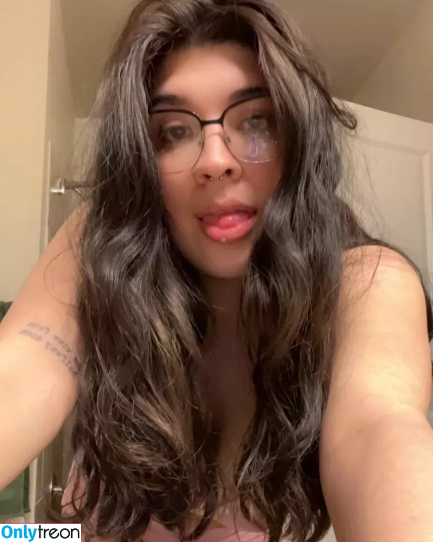 IiIjiggles nude photo #0008 (idali.guebara18 / jigglesssss / peachyidali)