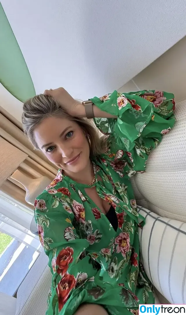 iJustine nude photo #0379 (Justine Ezarik)