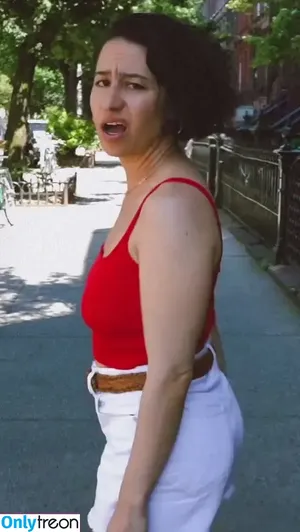 Ilana Glazer / ilana nude photo #0075