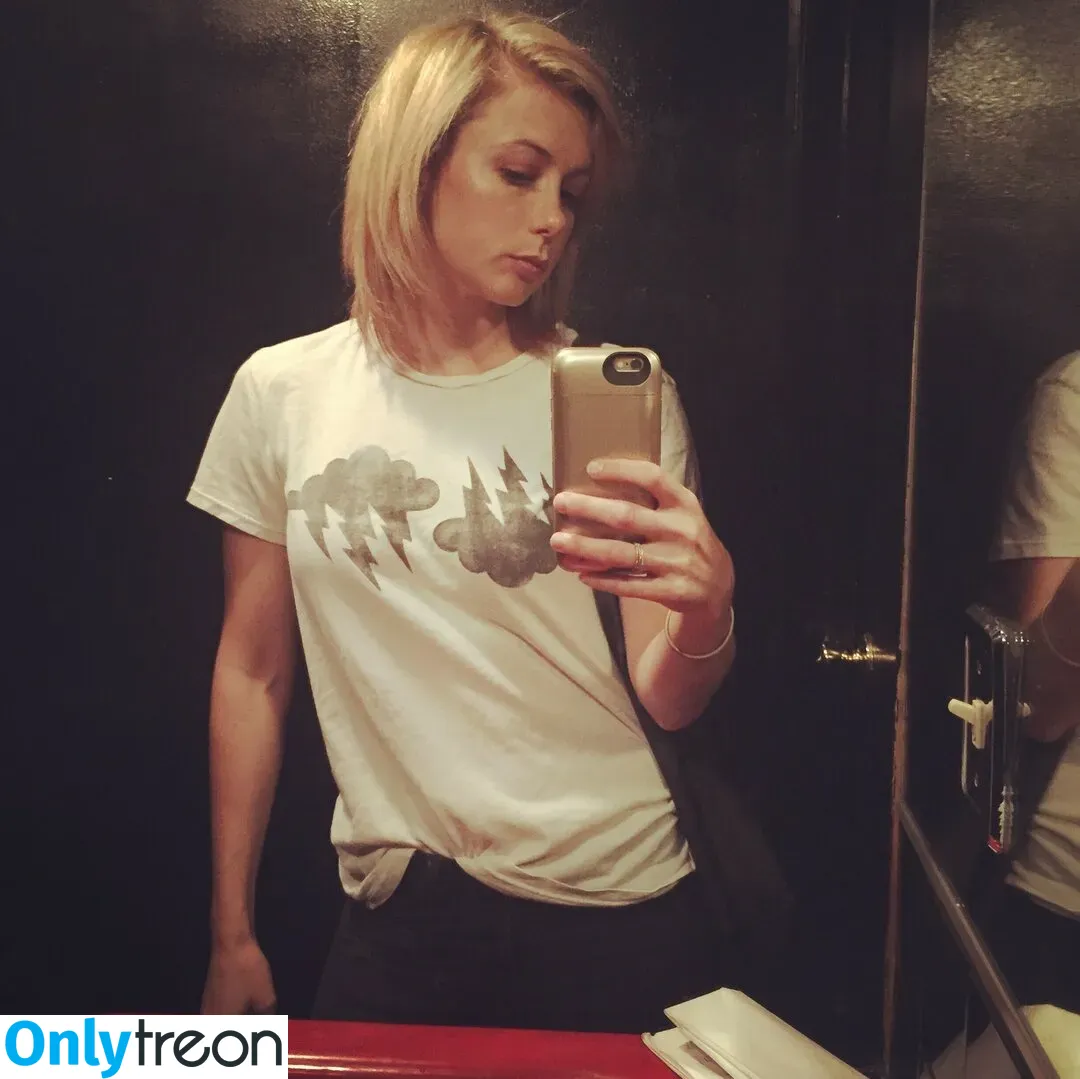 Iliza Shlesinger nude photo #0029 (ilizas)