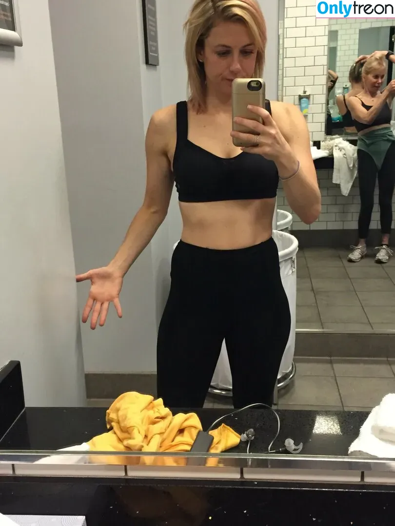 Iliza Shlesinger nude photo #0031 (ilizas)