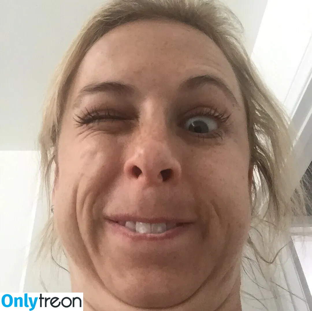 Iliza Shlesinger nude photo #0040 (ilizas)