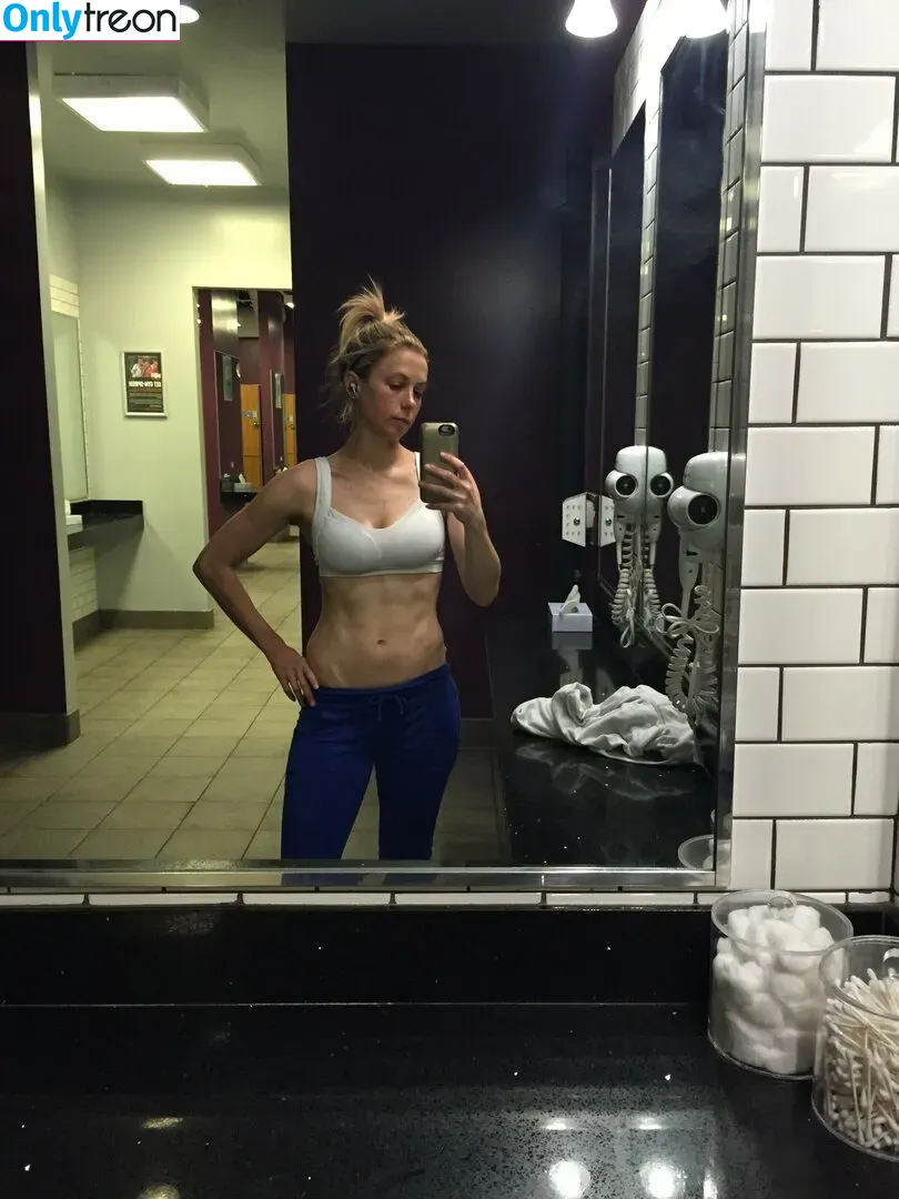 Iliza Shlesinger nude photo #0044 (ilizas)