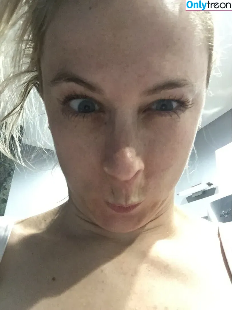 Iliza Shlesinger nude photo #0046 (ilizas)