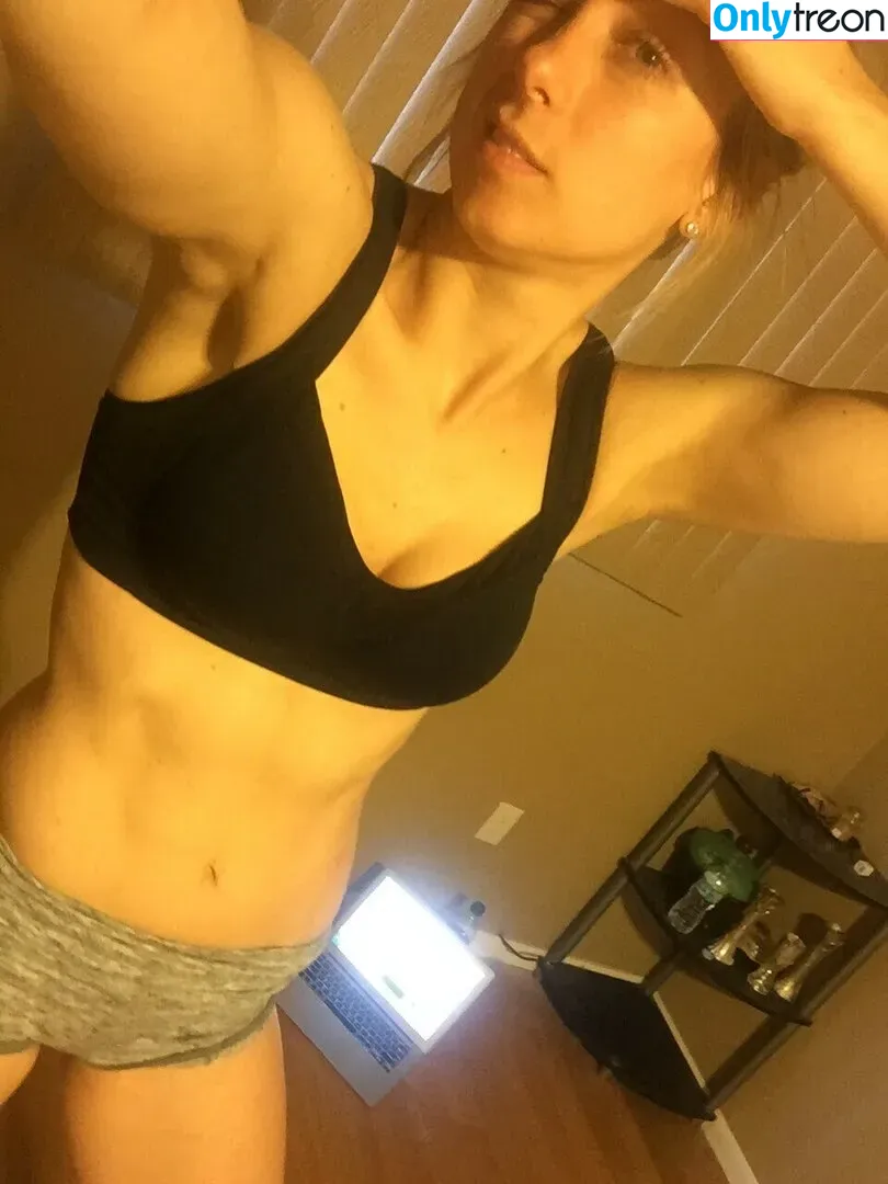 Iliza Shlesinger nude photo #0056 (ilizas)