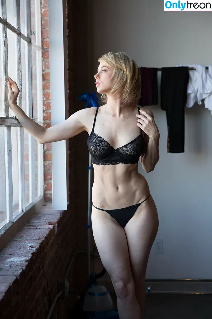 Iliza Shlesinger nude photo #0063 (ilizas)