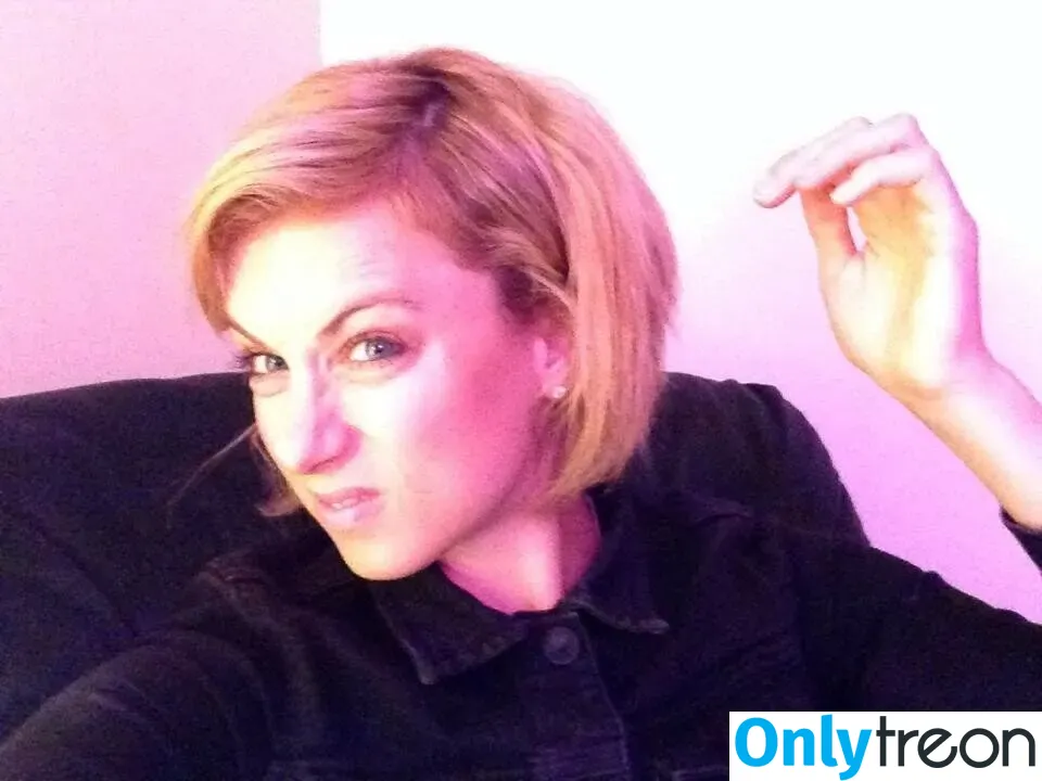 Iliza Shlesinger nude photo #0104 (ilizas)