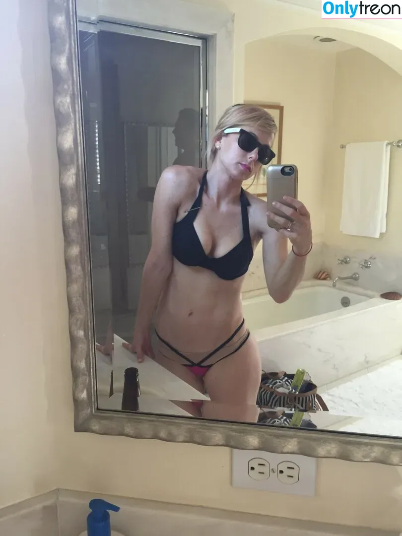 Iliza Shlesinger nude photo #0117 (ilizas)