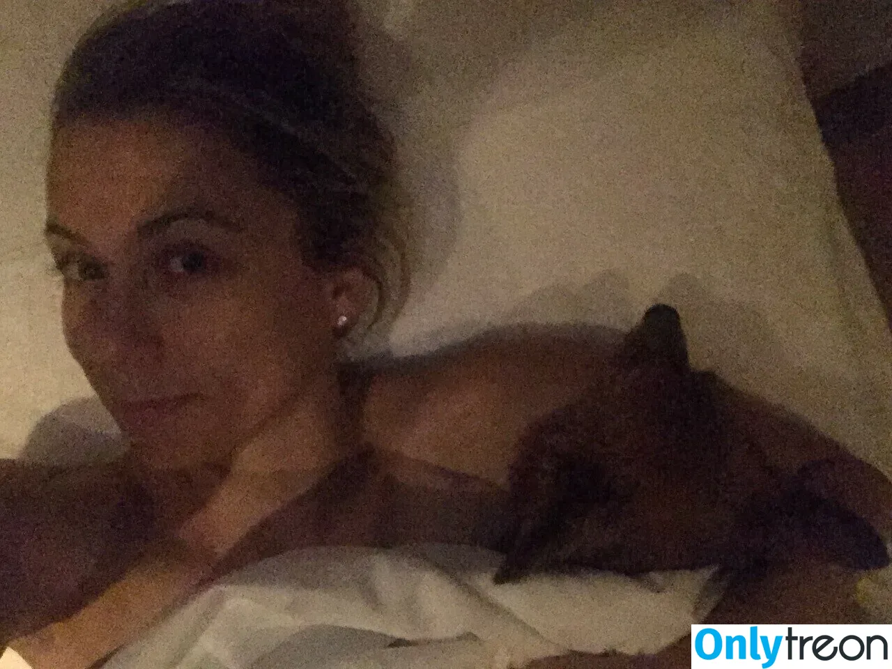 Iliza Shlesinger nude photo #0145 (ilizas)
