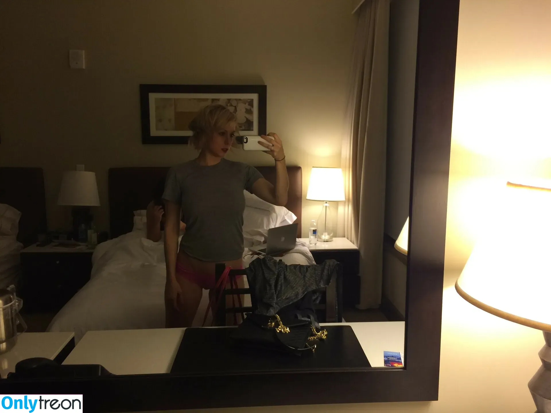 Iliza Shlesinger nude photo #0200 (ilizas)