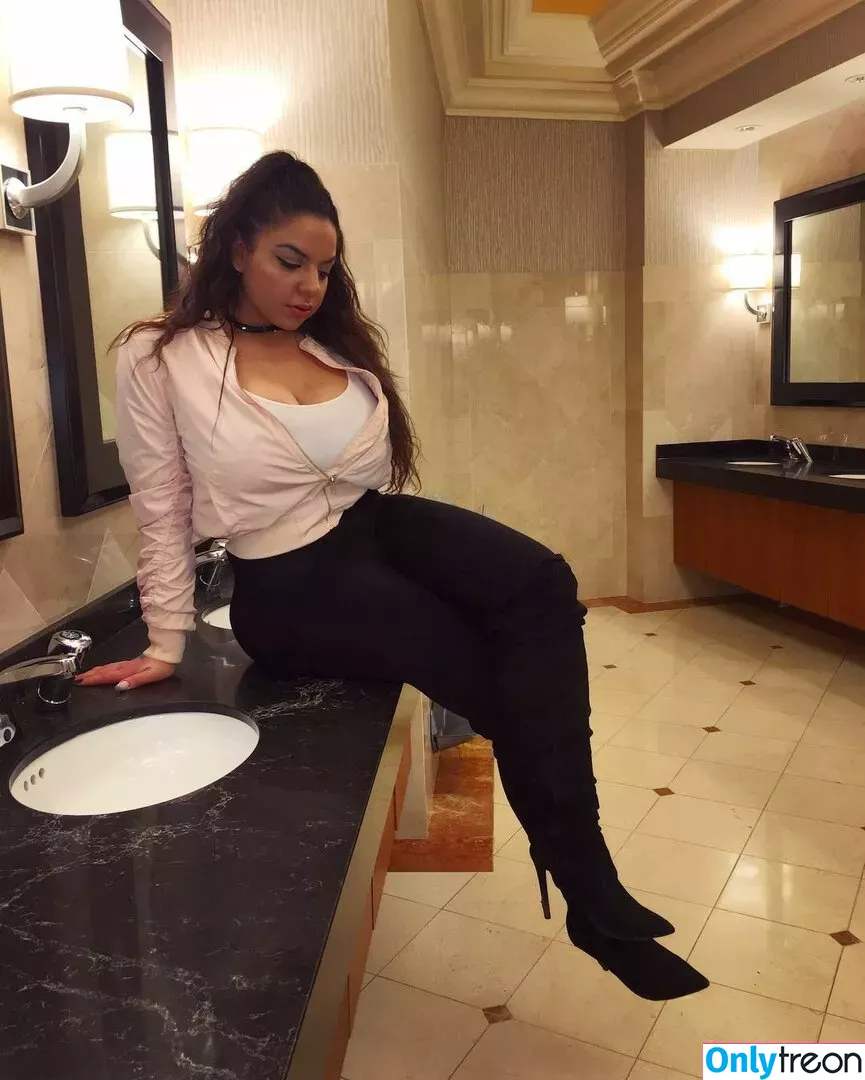 iloveteniah nude photo #0038 (iloveteniah)