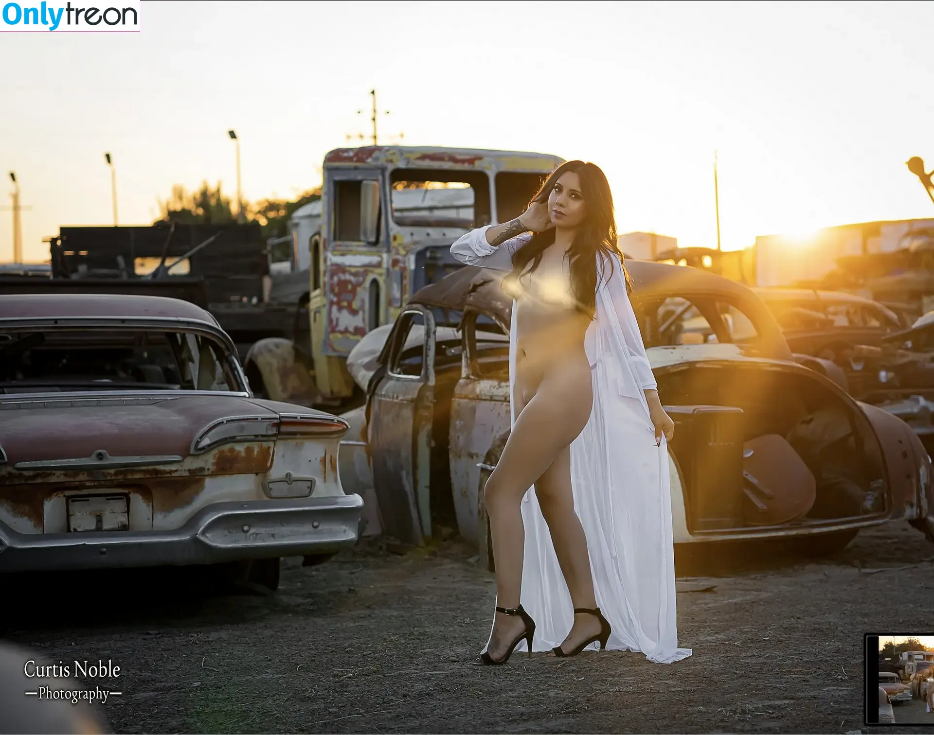 Iluvbacon nude photo #0041 (pamfila / sizzling_hot_bacon_)