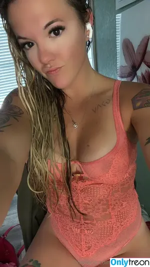 im.over.covid / imovercovid / maylee.covid nude photo #0312
