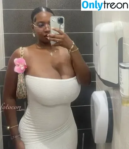 Imacow nude photo #0001 (imacow.fan / jade.plge)