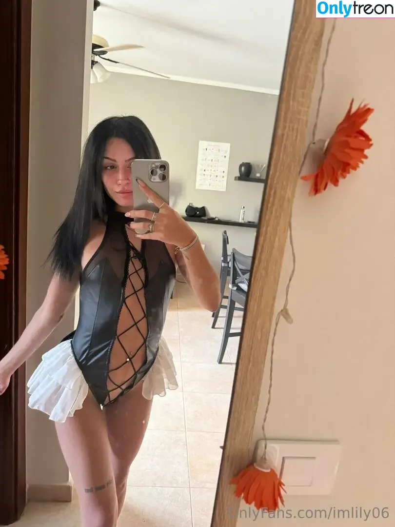 imlily06 nude photo #0003 (Lily)