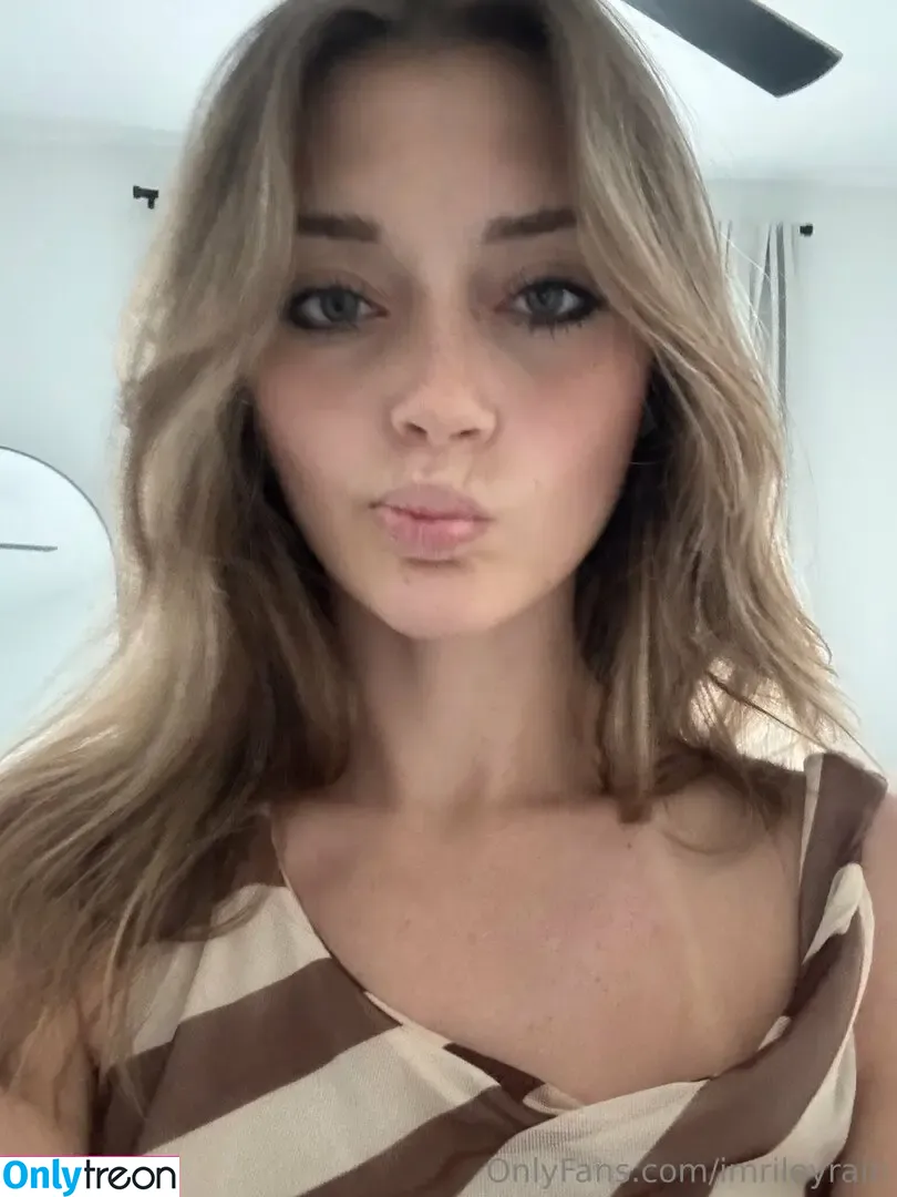 imrileyrain nude photo #0342 (imrileyrain)