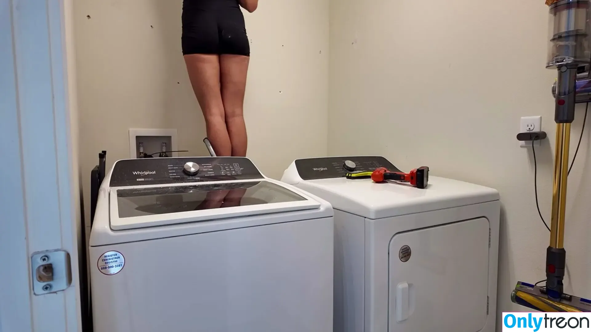 Indi Hartwell nude photo #0400 (indihartwell)