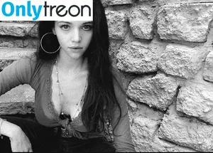 India Eisley / indiaeisley nude photo #0151