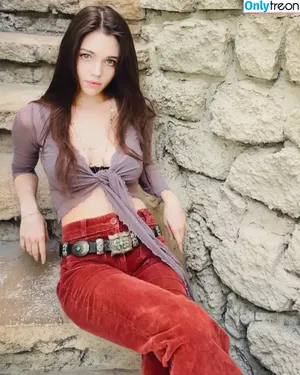 India Eisley / indiaeisley nude photo #0153