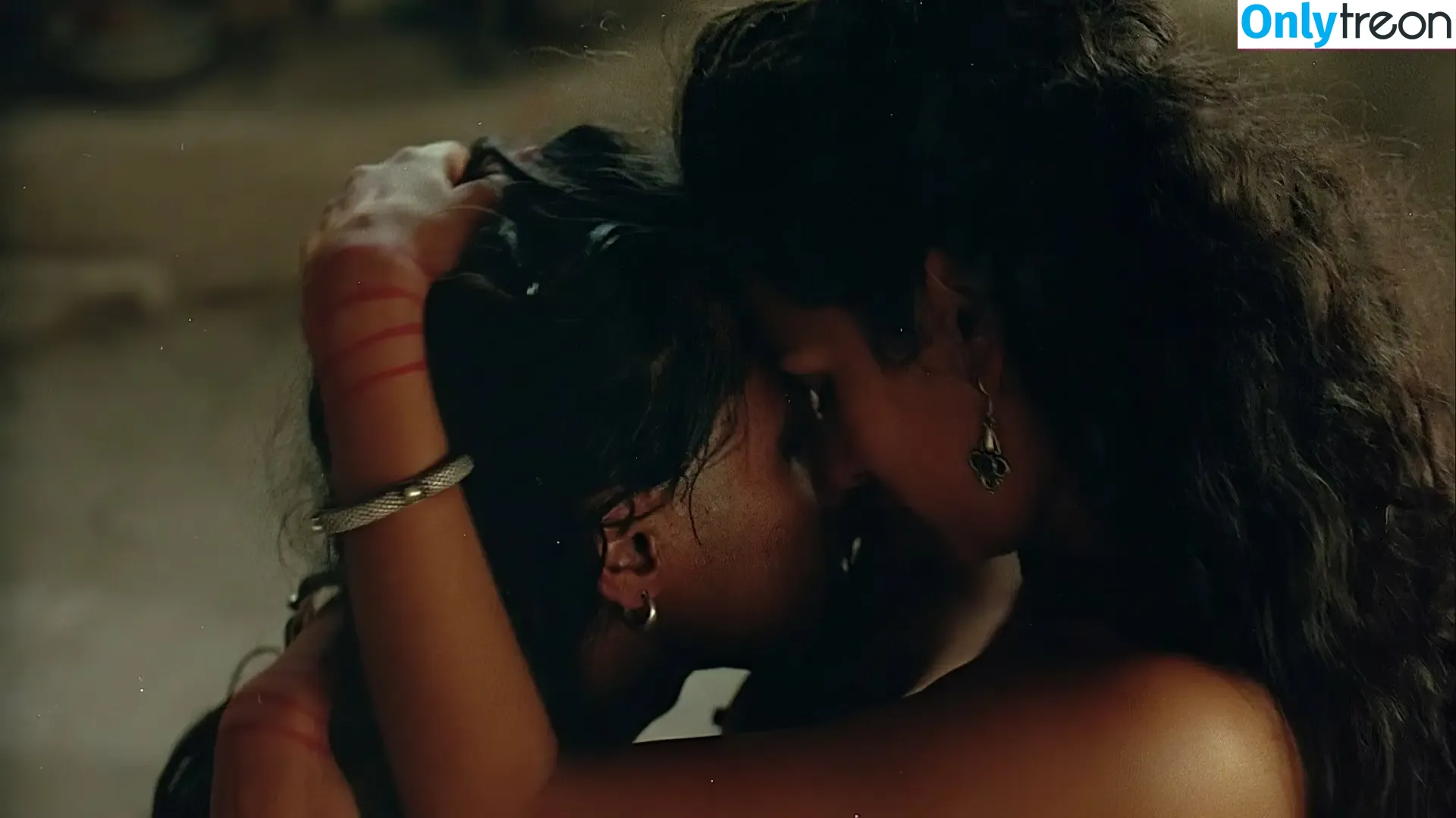Indira Varma nude photo #0031 (indiravarma)