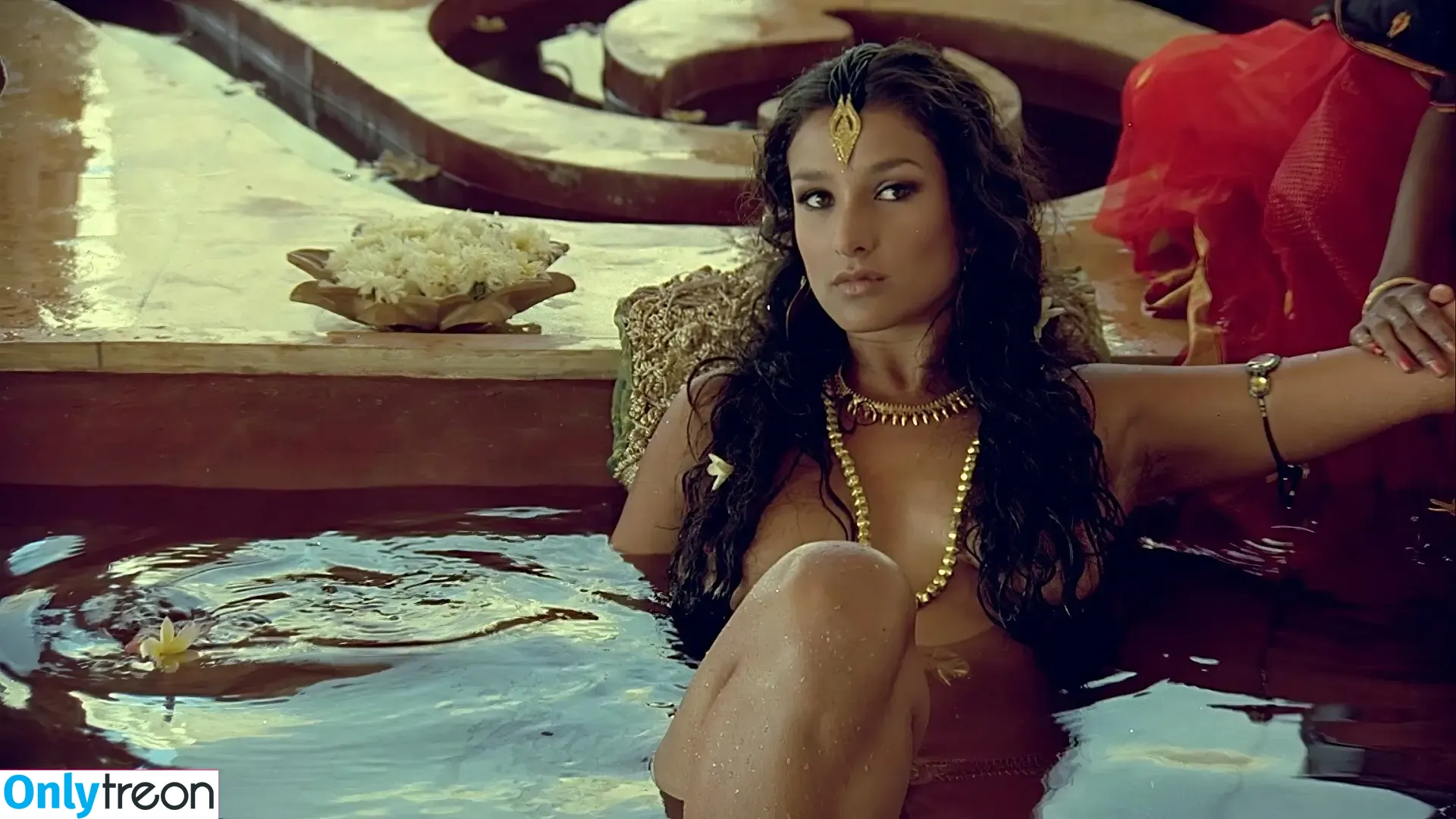 Indira Varma nude photo #0041 (indiravarma)