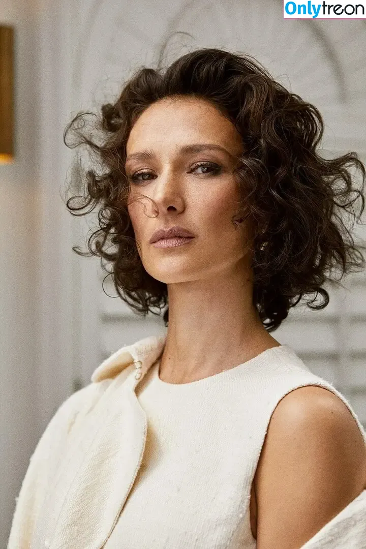 Indira Varma nude photo #0130 (indiravarma)