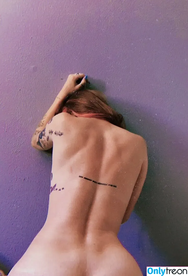 Indoor_wilding nude photo #0174 (dinodarling / indoor_wildling / maxinescroggs)