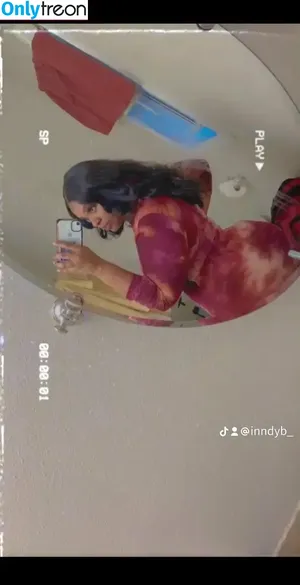 Indyyfineass / inndyb_ / inndyy.b nude photo #0001