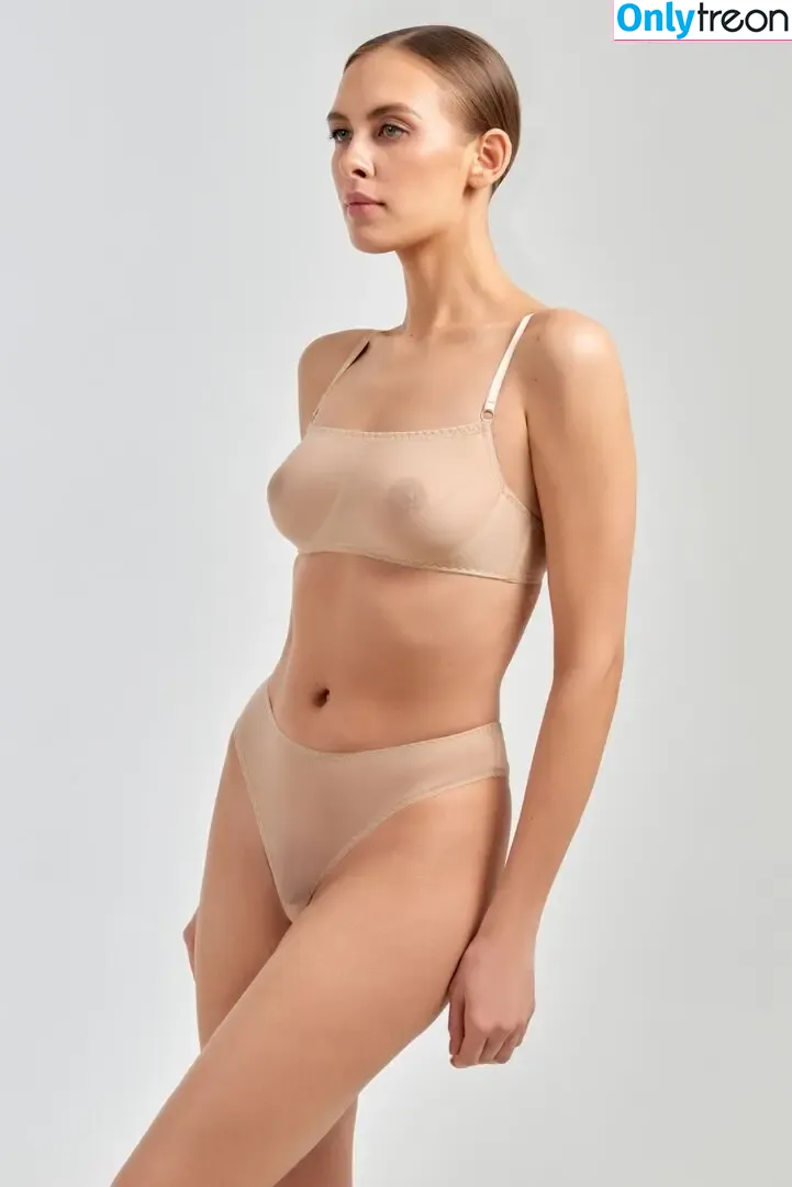Ines Basic nude photo #0033 (inesbasic / innnnnnes)