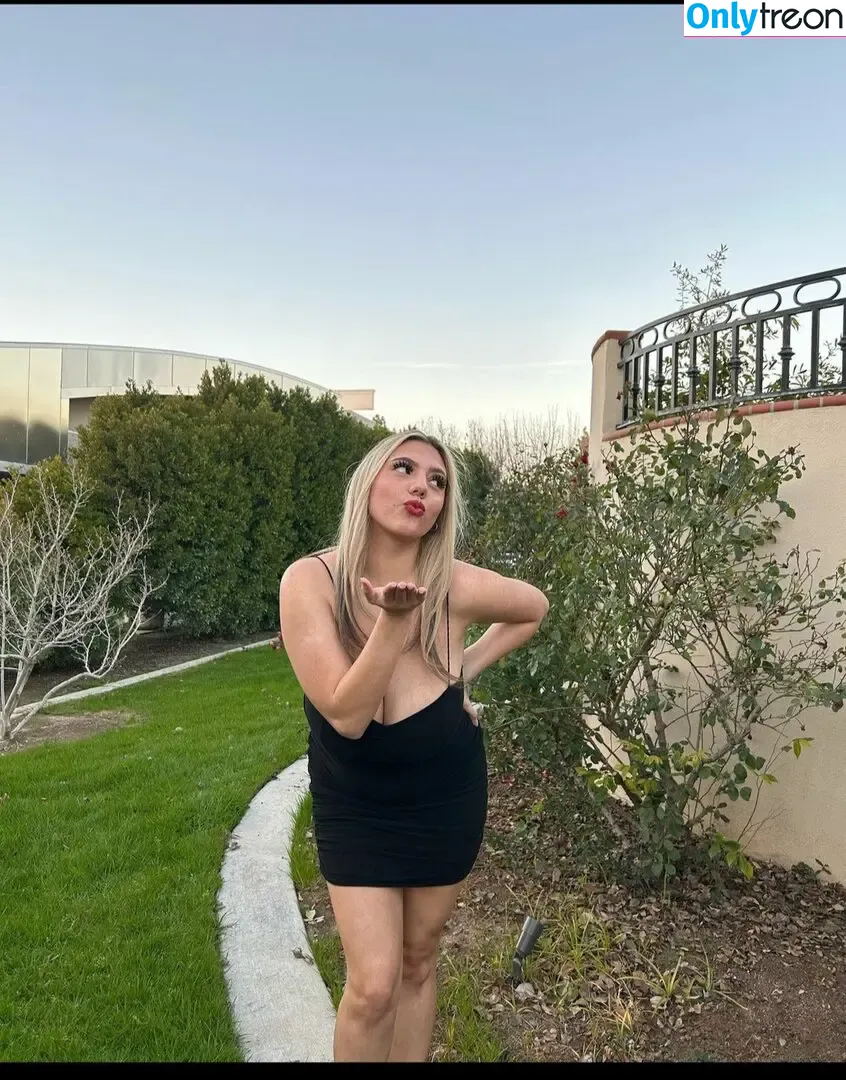 Inez Curiel nude photo #0004 (inez.curiel / yulianacuriel)