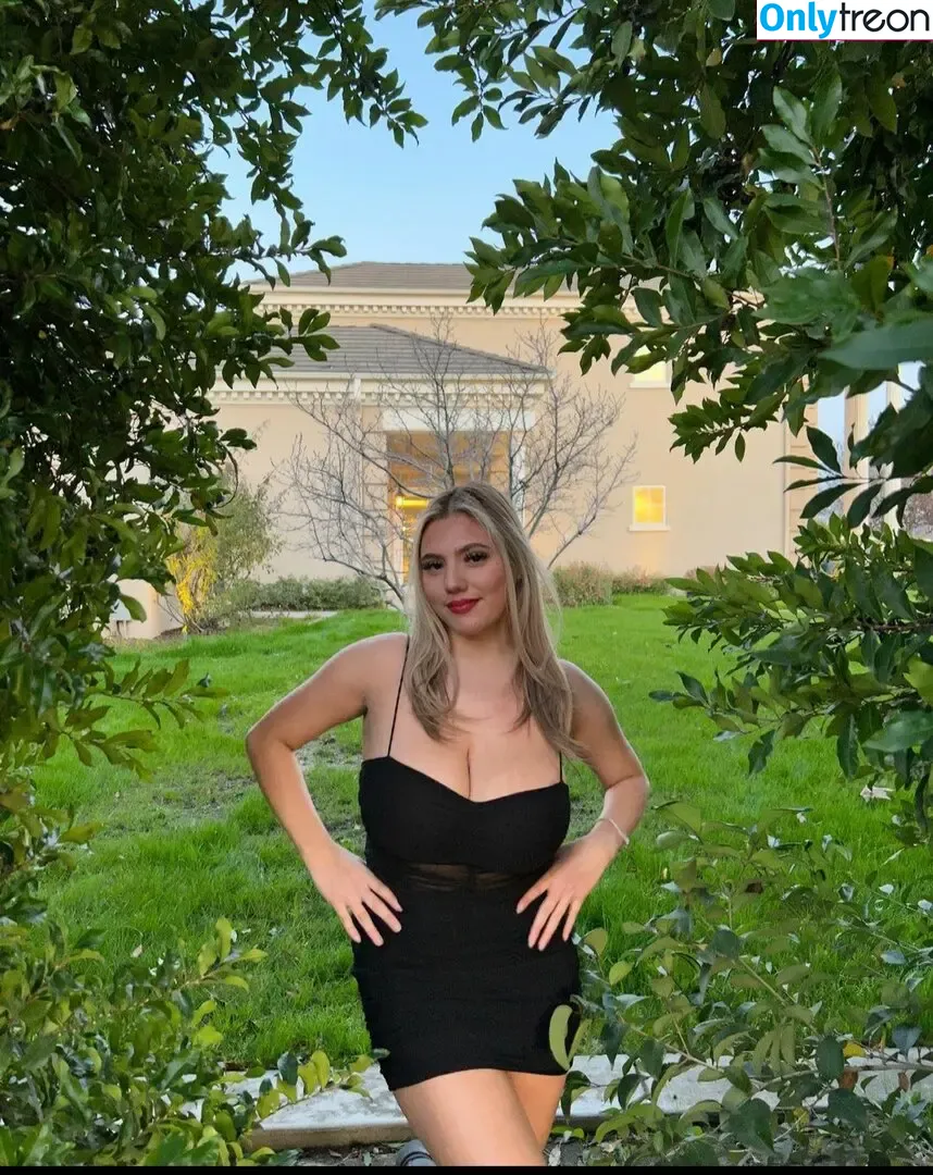 Inez Curiel nude photo #0005 (inez.curiel / yulianacuriel)