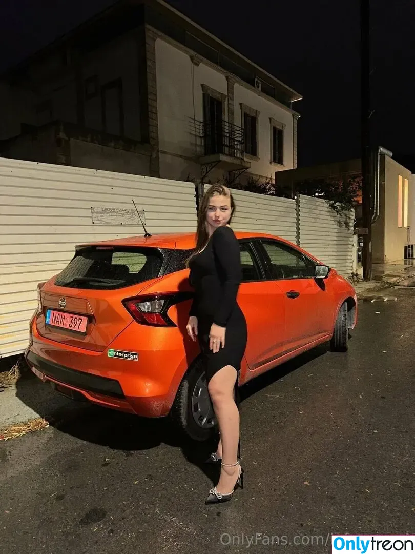 infusemari nude photo #0101 (infuseinfluencer)