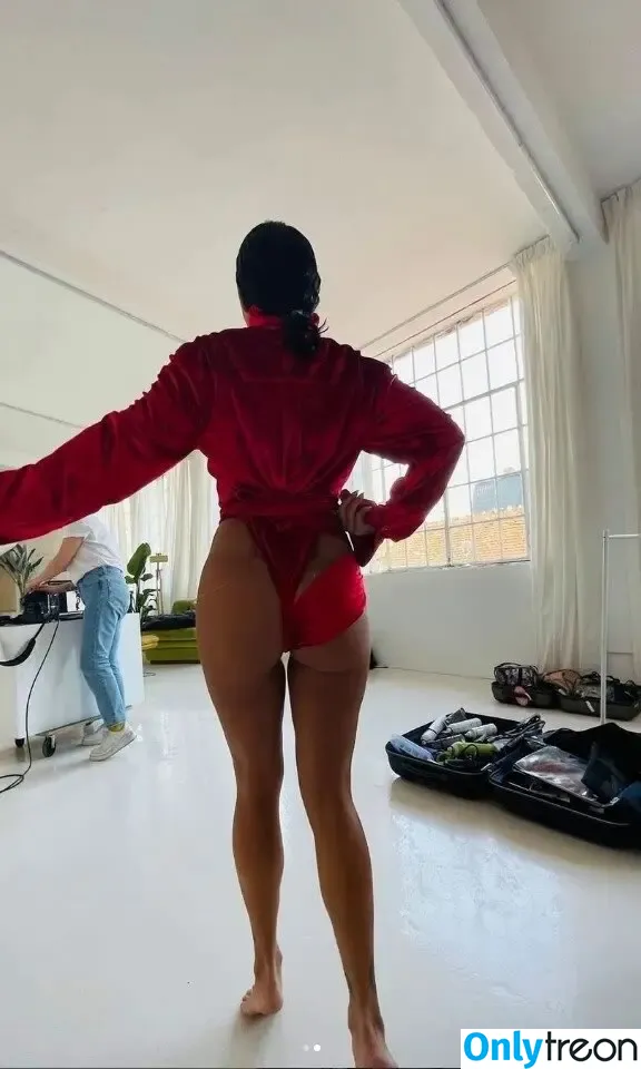 Inna (Sängerin) nude photo #0005 (inna / inna_ro)