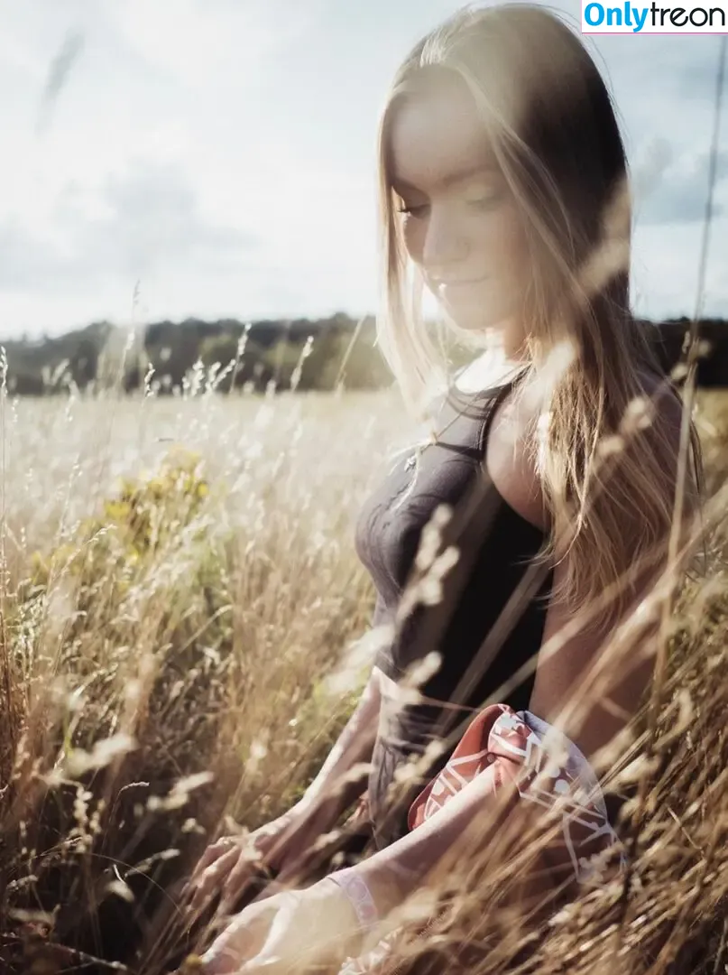 Inner Garden nude photo #0007 (innergarden_)