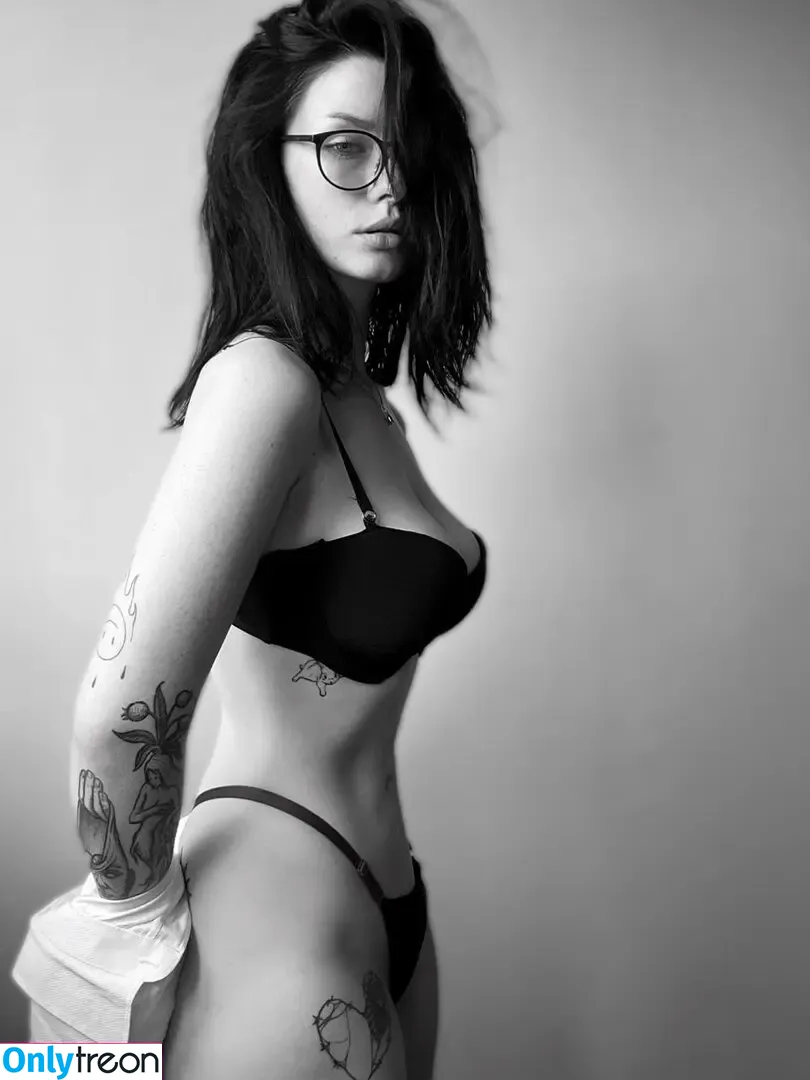 innervus nude photo #0657 (Instagram)