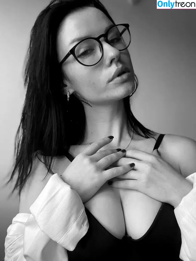 innervus nude photo #0661 (Instagram)