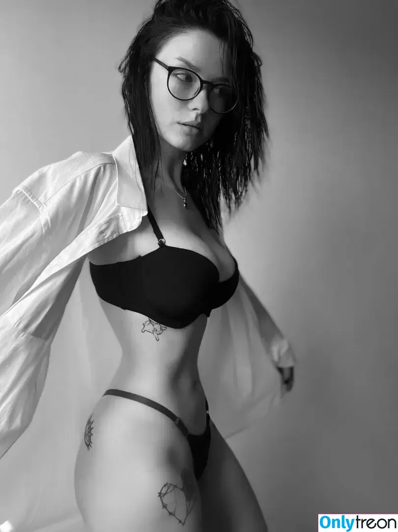 innervus nude photo #0682 (Instagram)