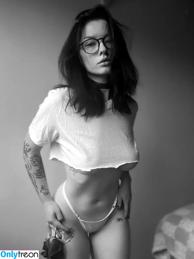 innervus nude photo #0879 (Instagram)
