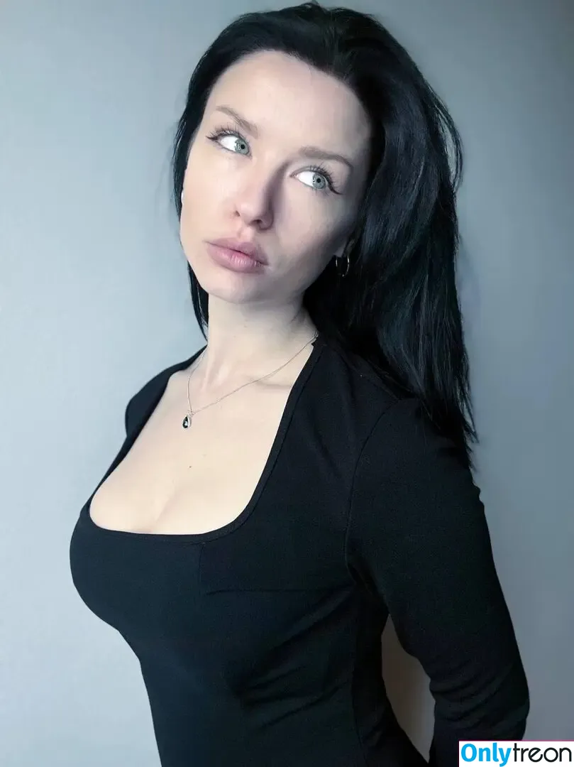 innervus nude photo #0945 (Instagram)