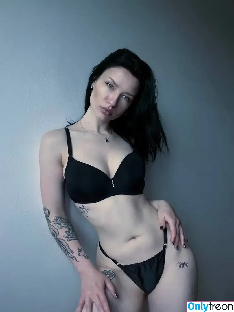 innervus nude photo #0960 (Instagram)