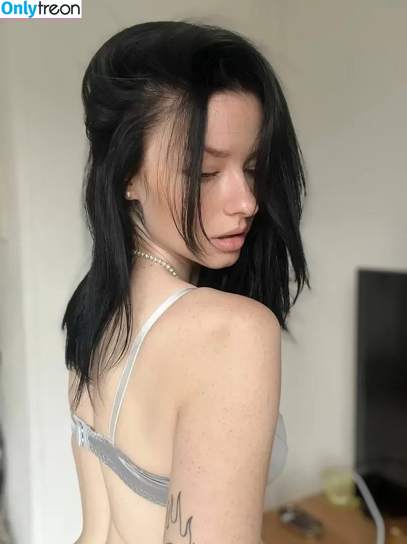 innervus nude photo #1094 (Instagram)